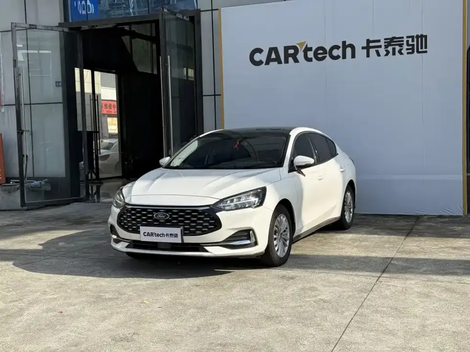Ford Focus Sedan EcoBoost 180 Auto Trend 2021