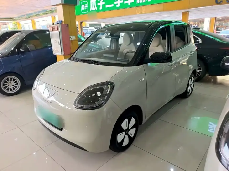 Wuling Motors Hongguang MINIEV 4-Door Premium+ Edition 2025