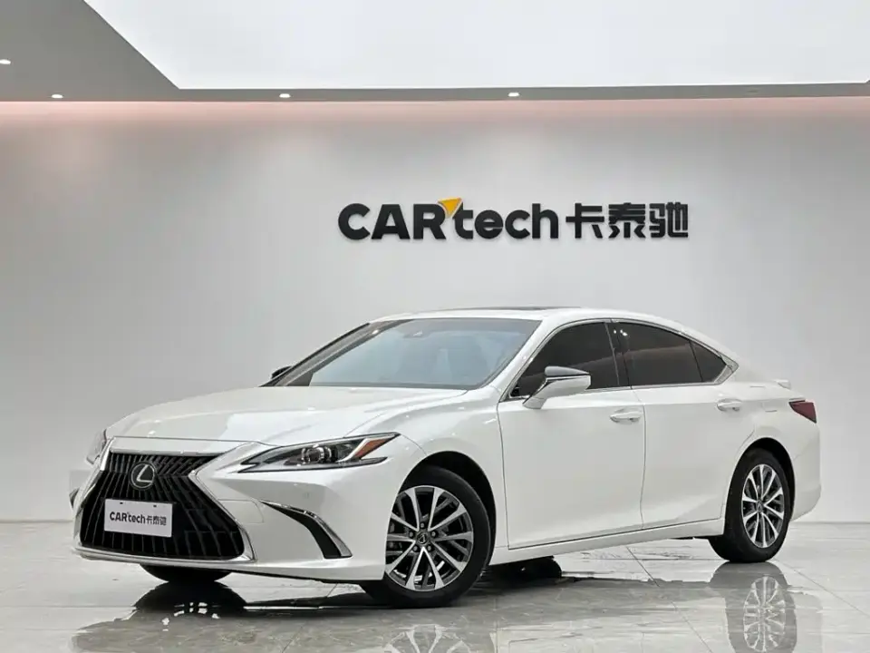 Lexus ES 300h Excellence Edition 2024