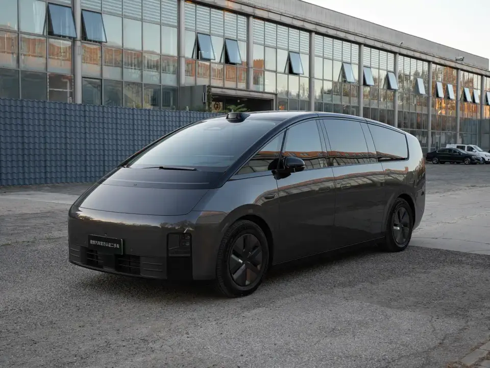 Li Auto MEGA Ultra 2025