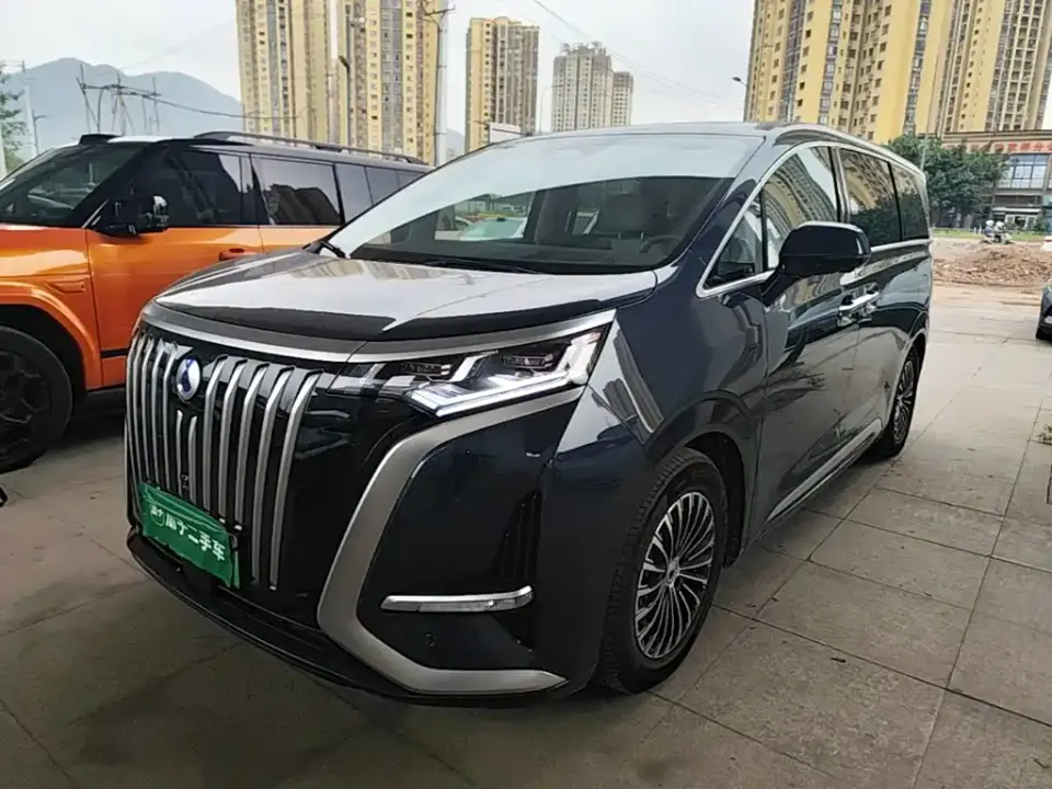 Denza D9 EV 600 4WD Prestige Model 2023