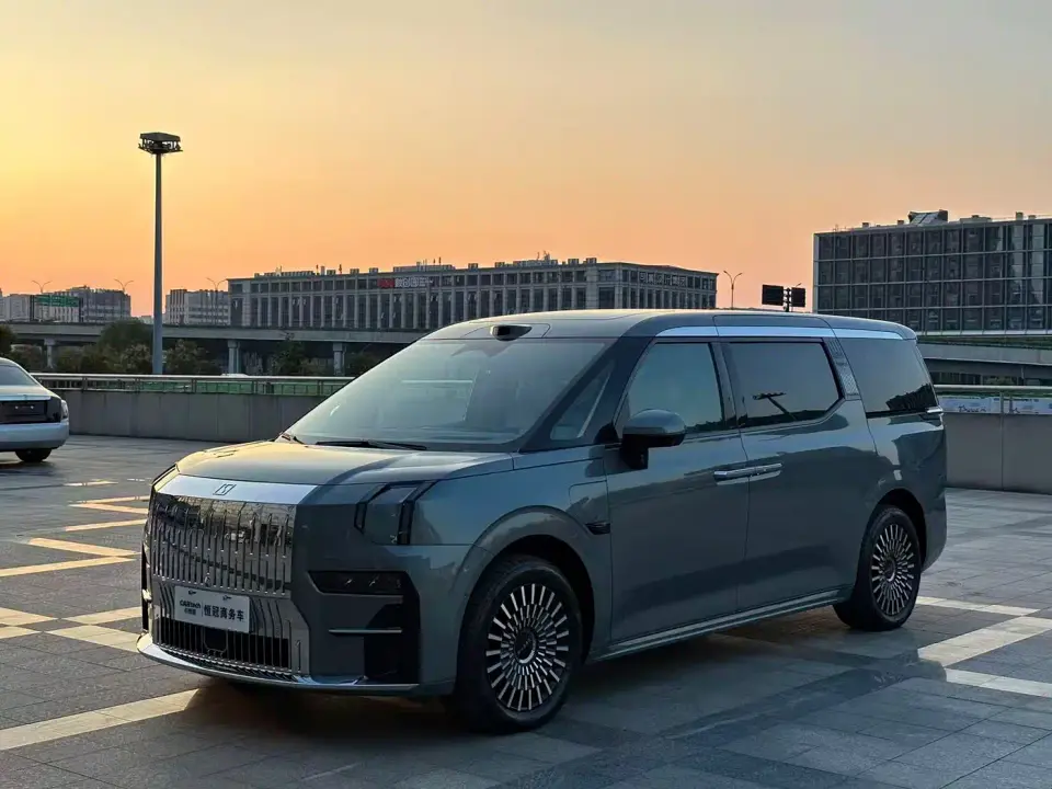 Zeekr 009 6-seat Executive AWD 108kWh 2025