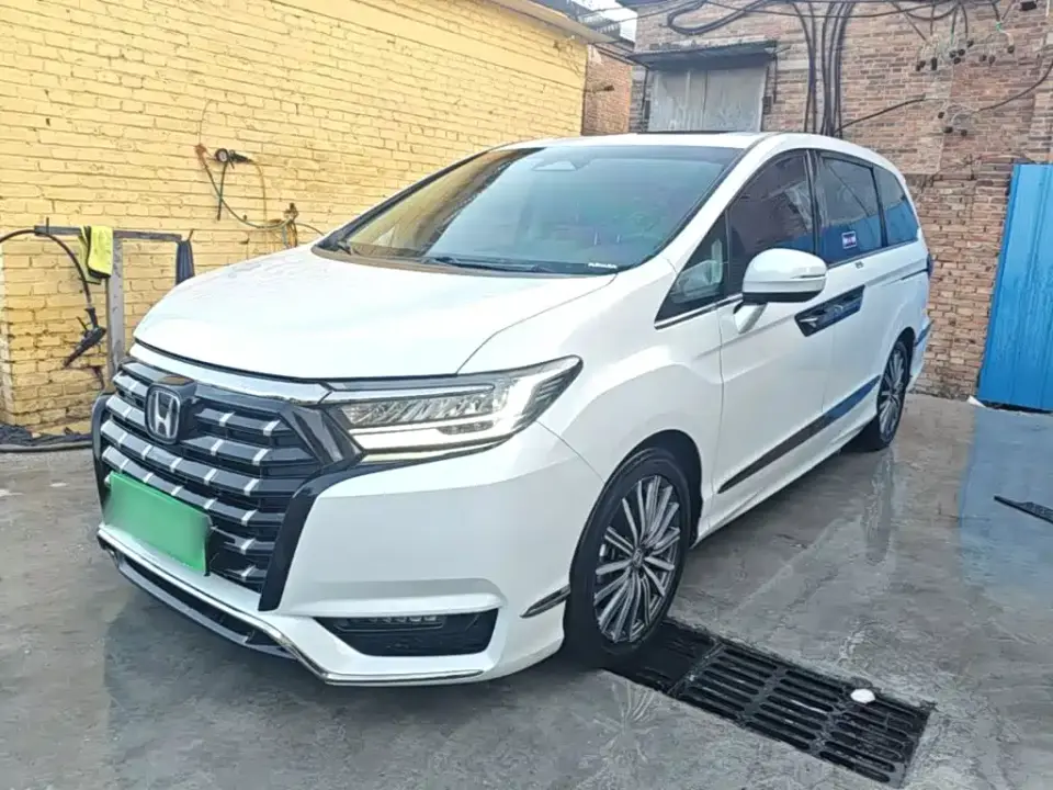 Honda Elysion 2.0L e:HEV Luxury Edition 2025