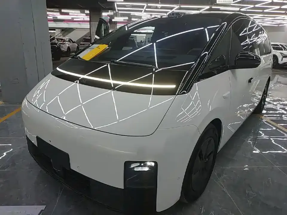 Li Auto MEGA Model Home Family Special Edition 2025