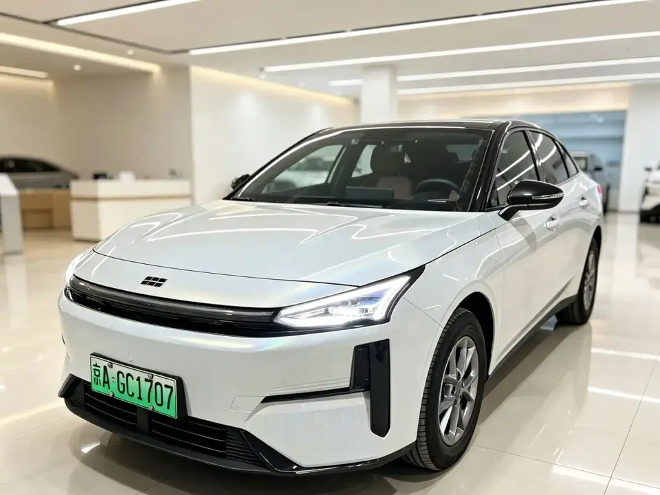 Geely Galaxy Galaxy L6 EM-i 60km Voyage Edition 2025