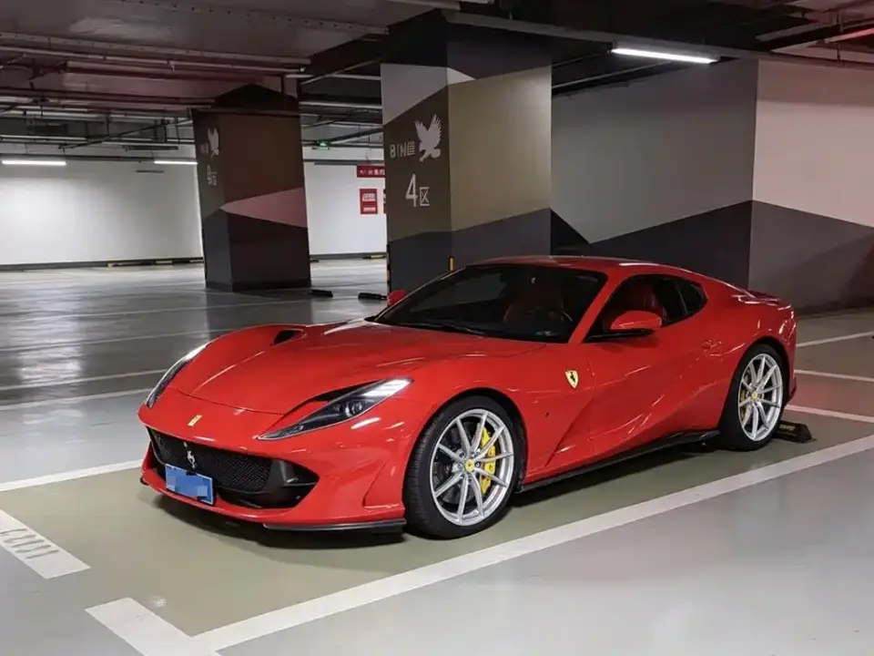 Ferrari 812 6.5L GTS 2022