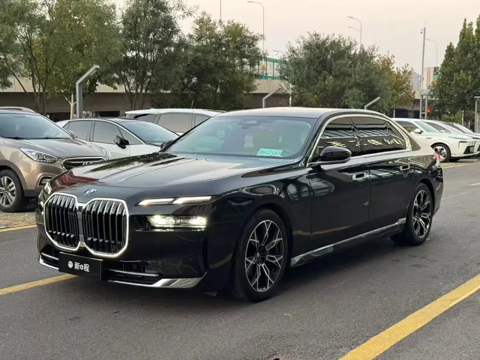 BMW 7 Series Model 735Li Luxury Package 2024