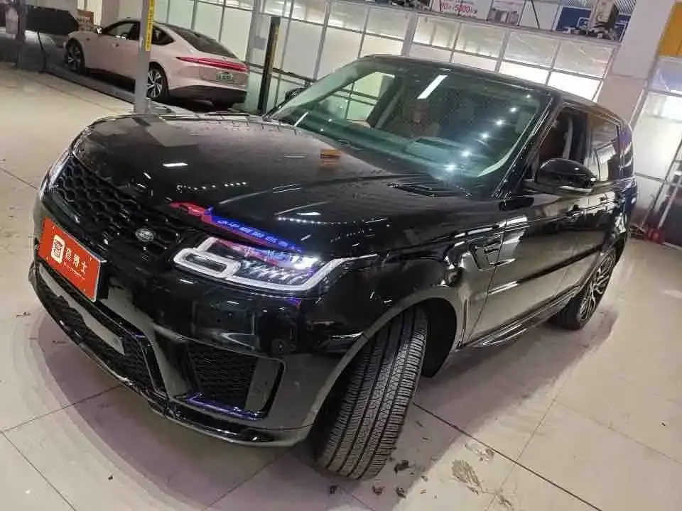 Land Rover Range Rover Sport 3.0 L6 Gloss Black Edition 2022