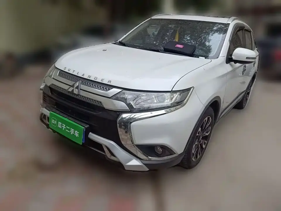 Mitsubishi Outlander 2.0L 2WD Premium 7-seater 2020
