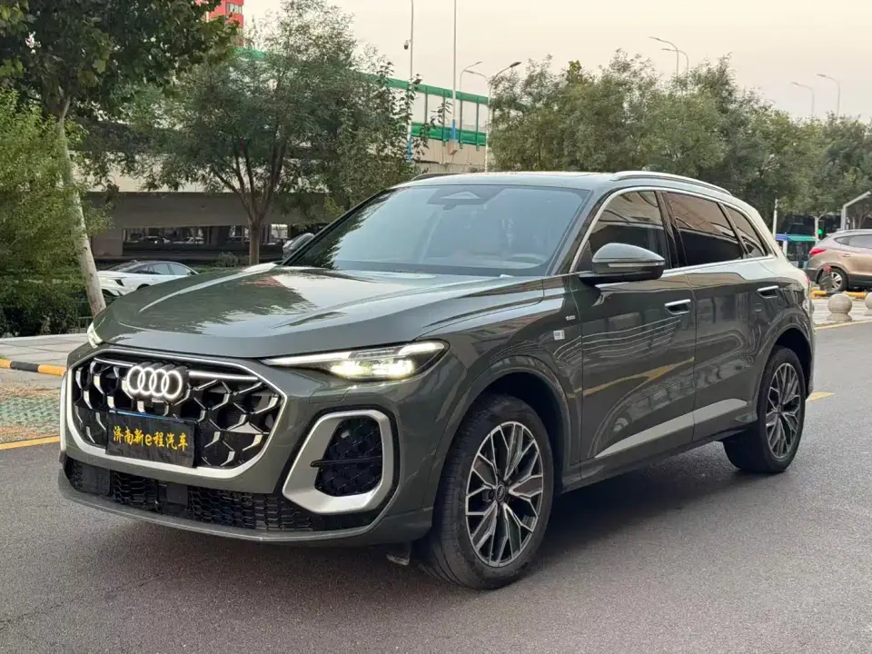 Audi Q5L Luxury Sport 150kW 2026