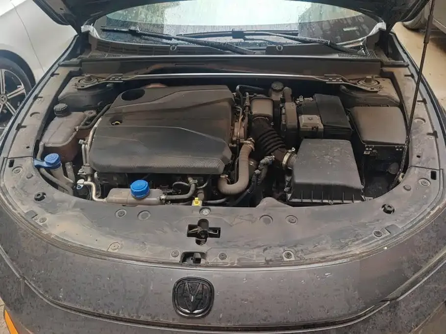 Changan UNI-V 1.5T Deluxe Sport 2024 — фото 10