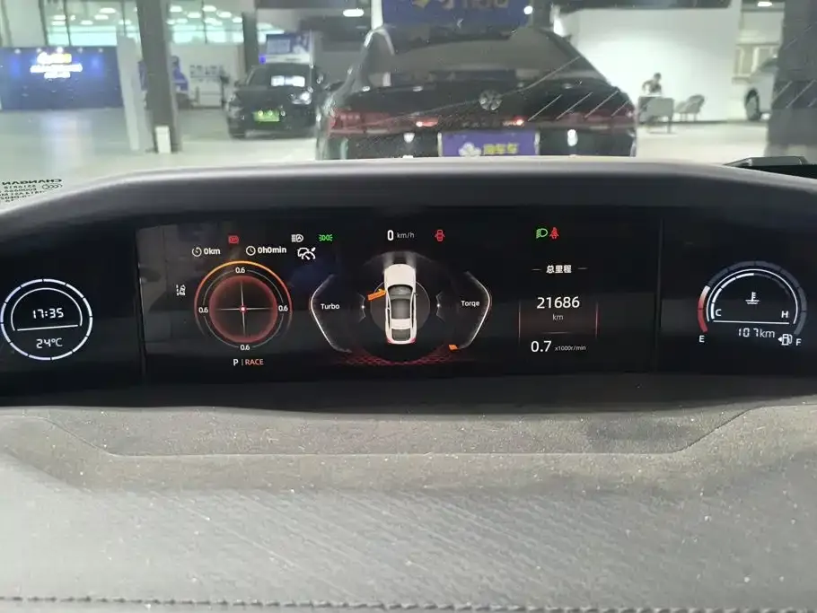 Changan UNI-V 1.5T Deluxe Sport 2024 — фото 14