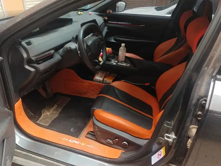 Changan UNI-V 1.5T Deluxe Sport 2024 — фото 9