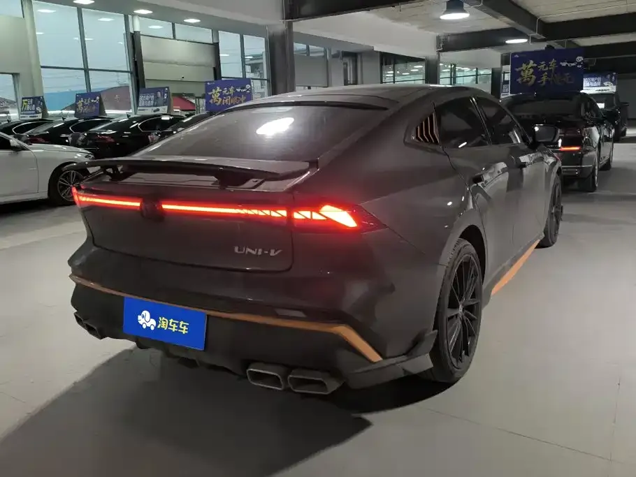 Changan UNI-V 1.5T Deluxe Sport 2024 — фото 3