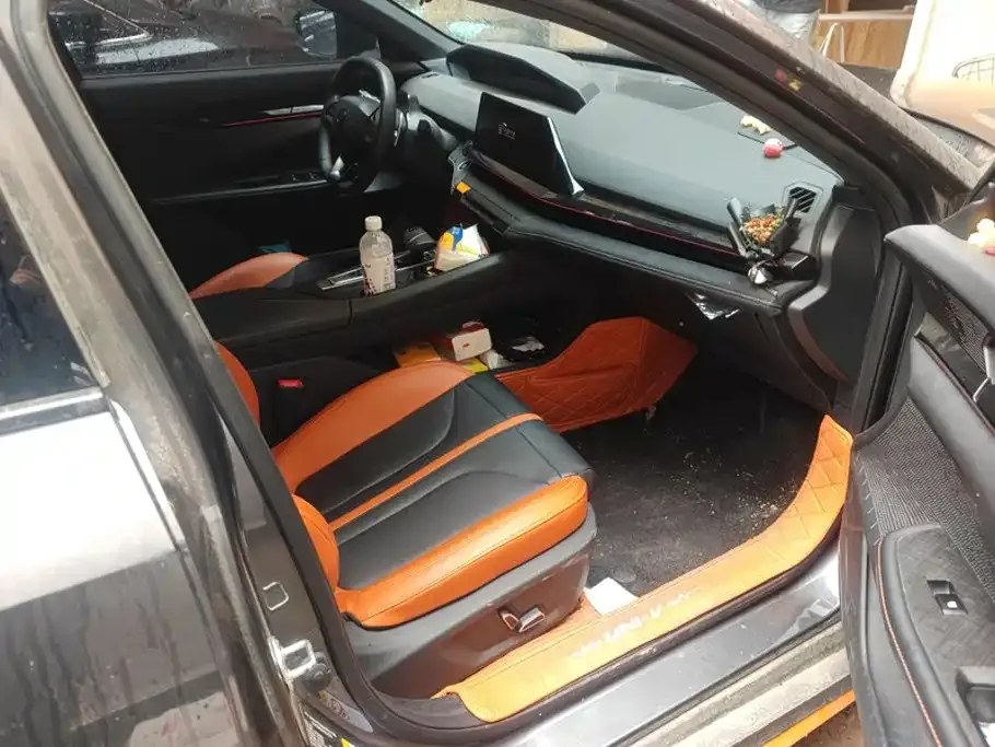 Changan UNI-V 1.5T Deluxe Sport 2024 — фото 8