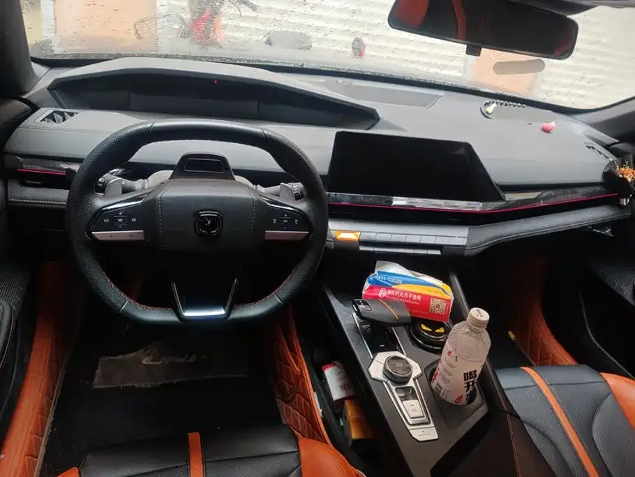 Changan UNI-V 1.5T Deluxe Sport 2024 — фото 12