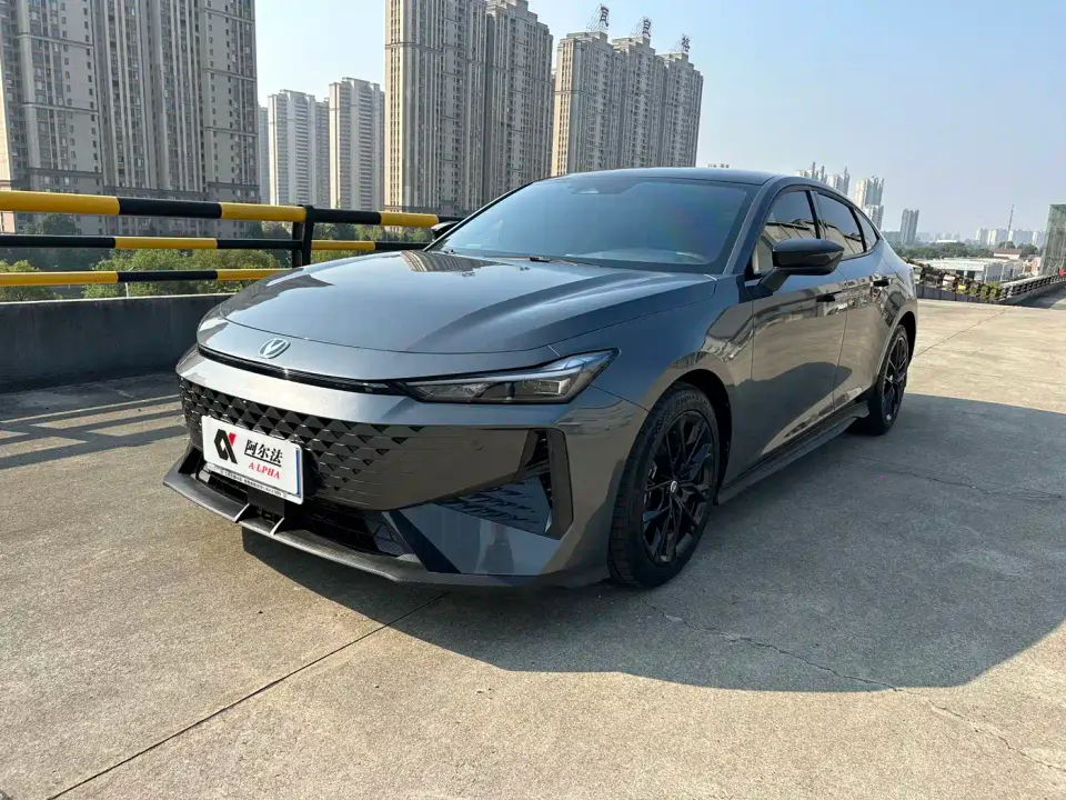 Changan UNI-V 1.5T Deluxe 2024