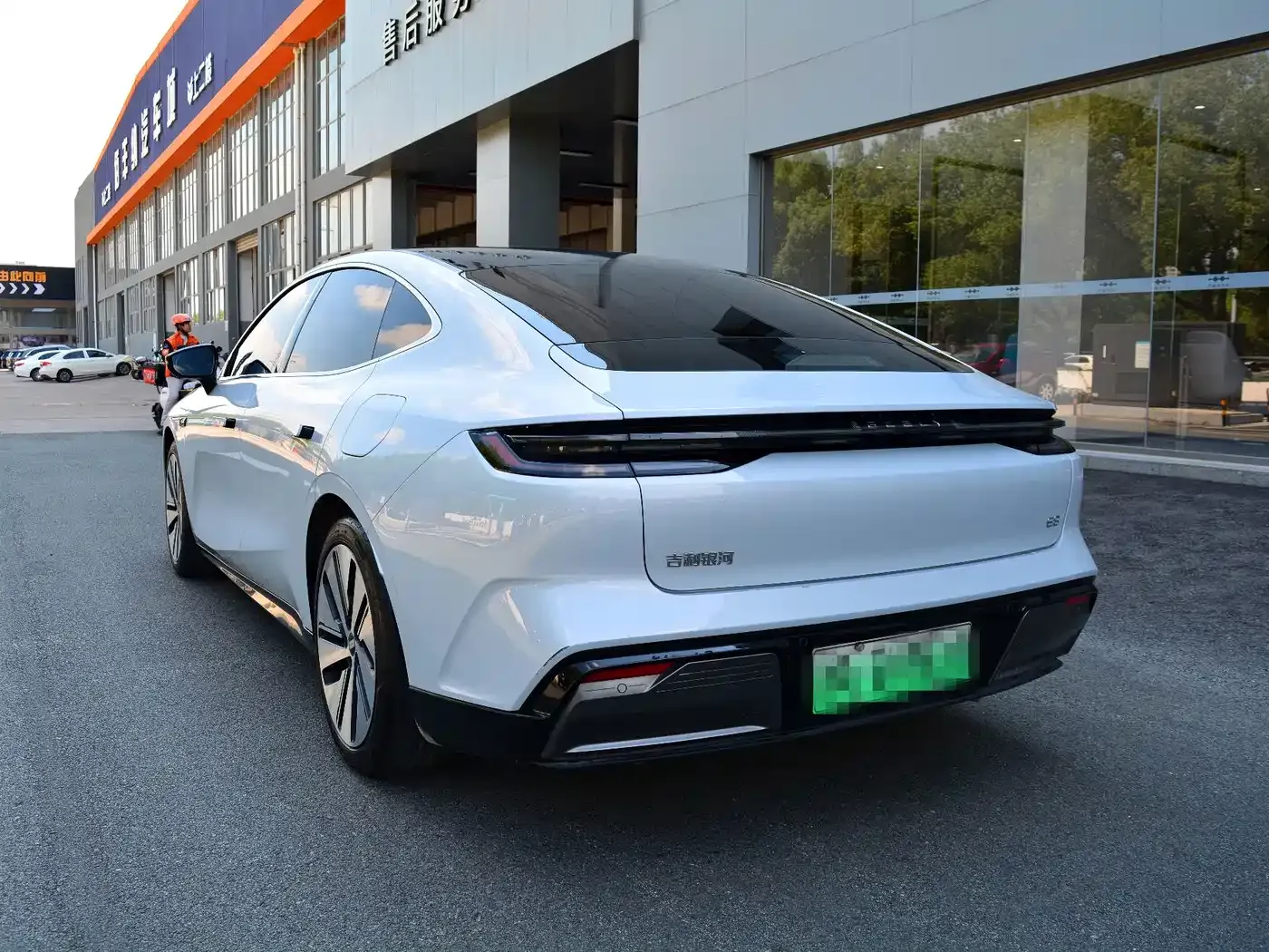 Geely Galaxy Galaxy E8 550km RWD MAX 2024 — фото 6