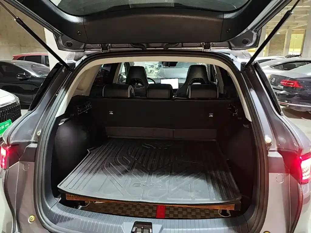 BYD Seal 05 DM-i DM-i 115KM Honor 2025 — фото 21