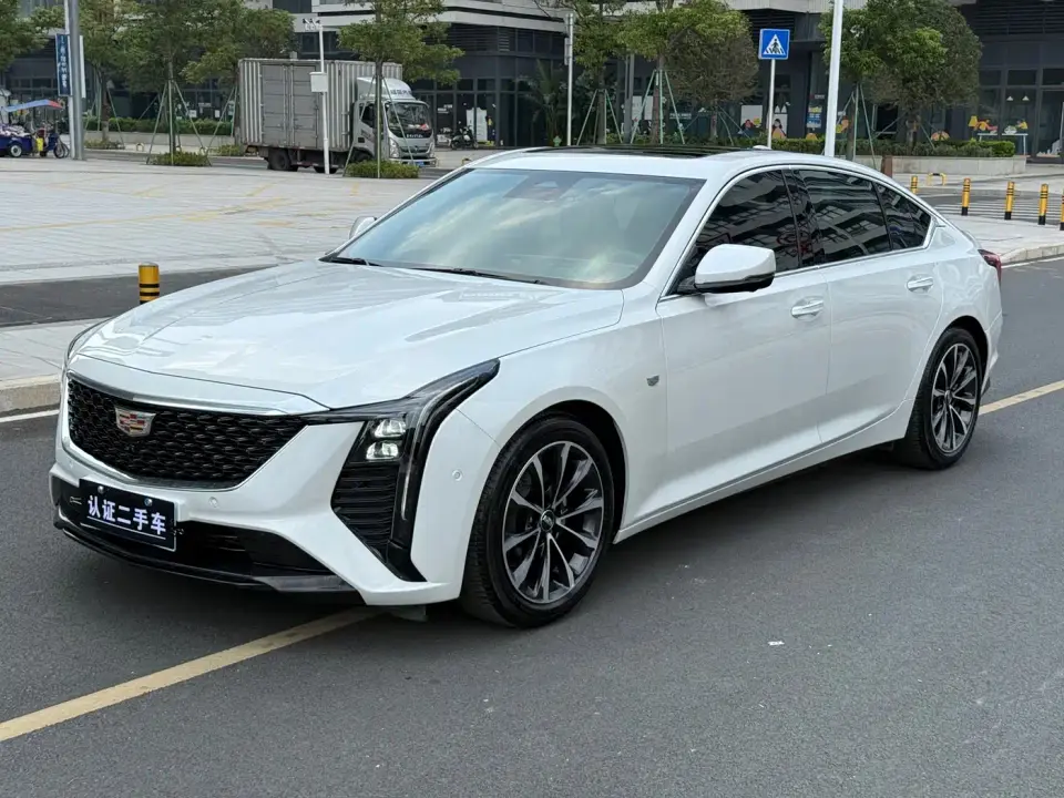 Cadillac CT5 Model 28T Urban Sport Edition 2025