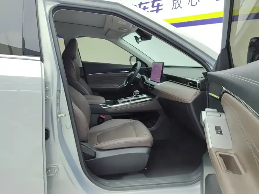 GAC Trumpchi GS4 MAX 1.5T Flagship Edition 2024 — фото 8