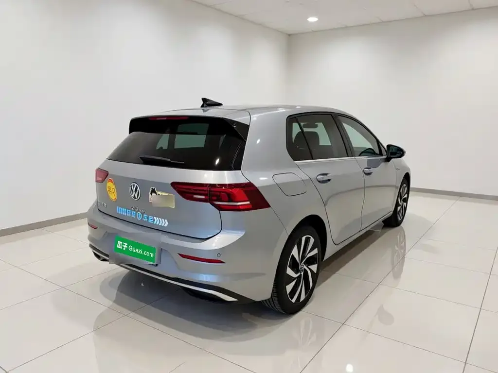 Volkswagen Golf Facelift 300TSI Pro 2025 — фото 6