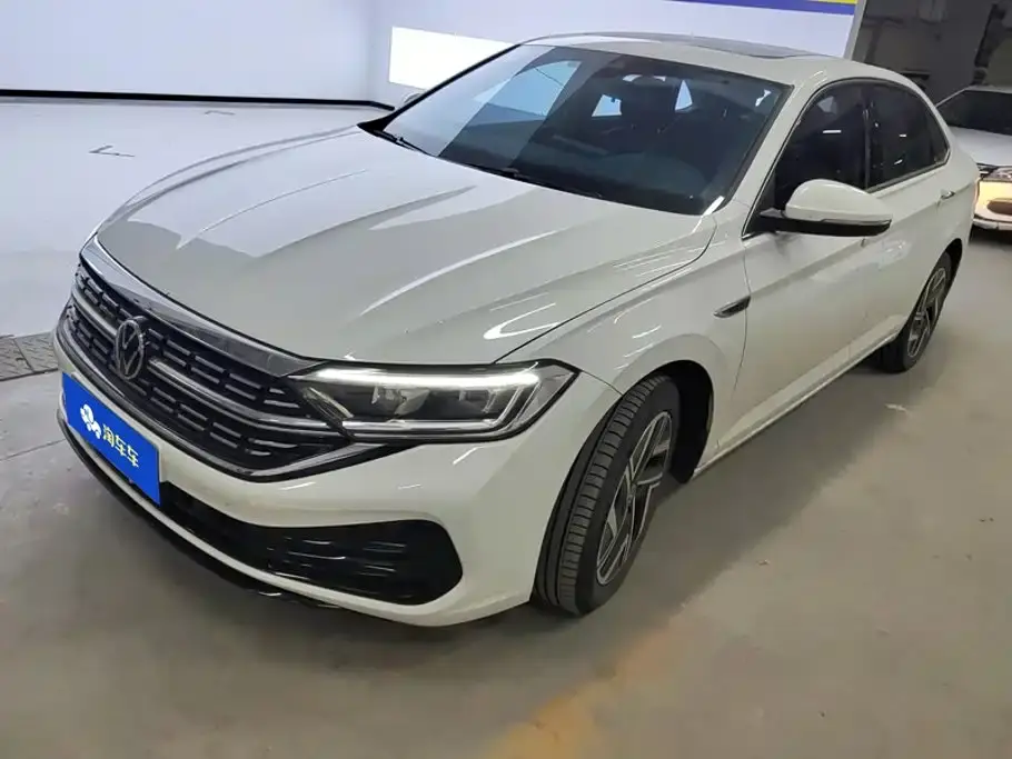 Volkswagen Sagitar 300TSI DSG Surpassing Edition 2023