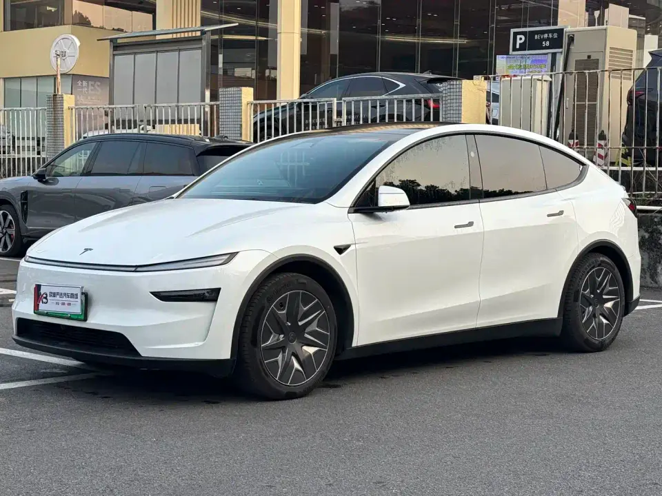 Tesla Model Y L Facelift Long Range AWD 2025