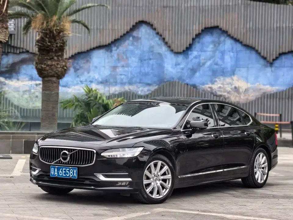 Volvo S90 T5 Momentum Luxury Edition 2019