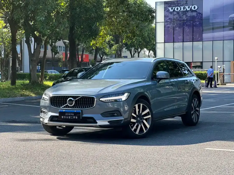Volvo V90 Cross Country B5 AWD Inscription 2021