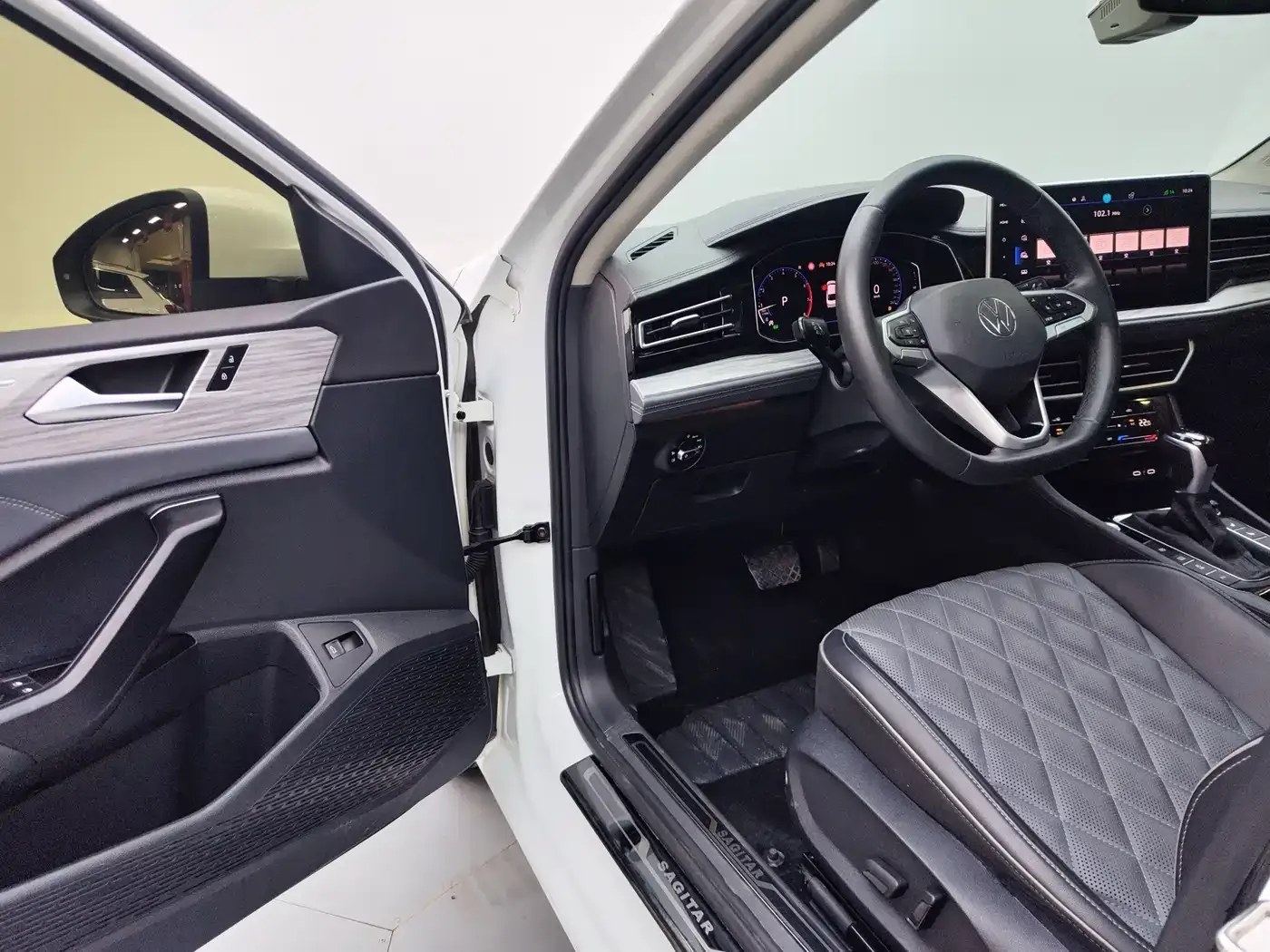 Volkswagen Sagitar 280TSI DSG Surpass Plus Edition 2022 — фото 6