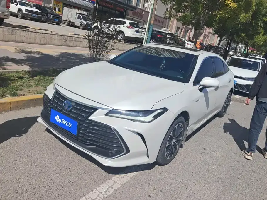 Toyota Avalon Hybrid 2.5L Luxury Edition 2023