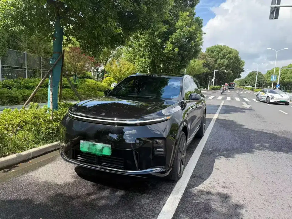 Li Auto Li Xiang L9 Base Model 2026