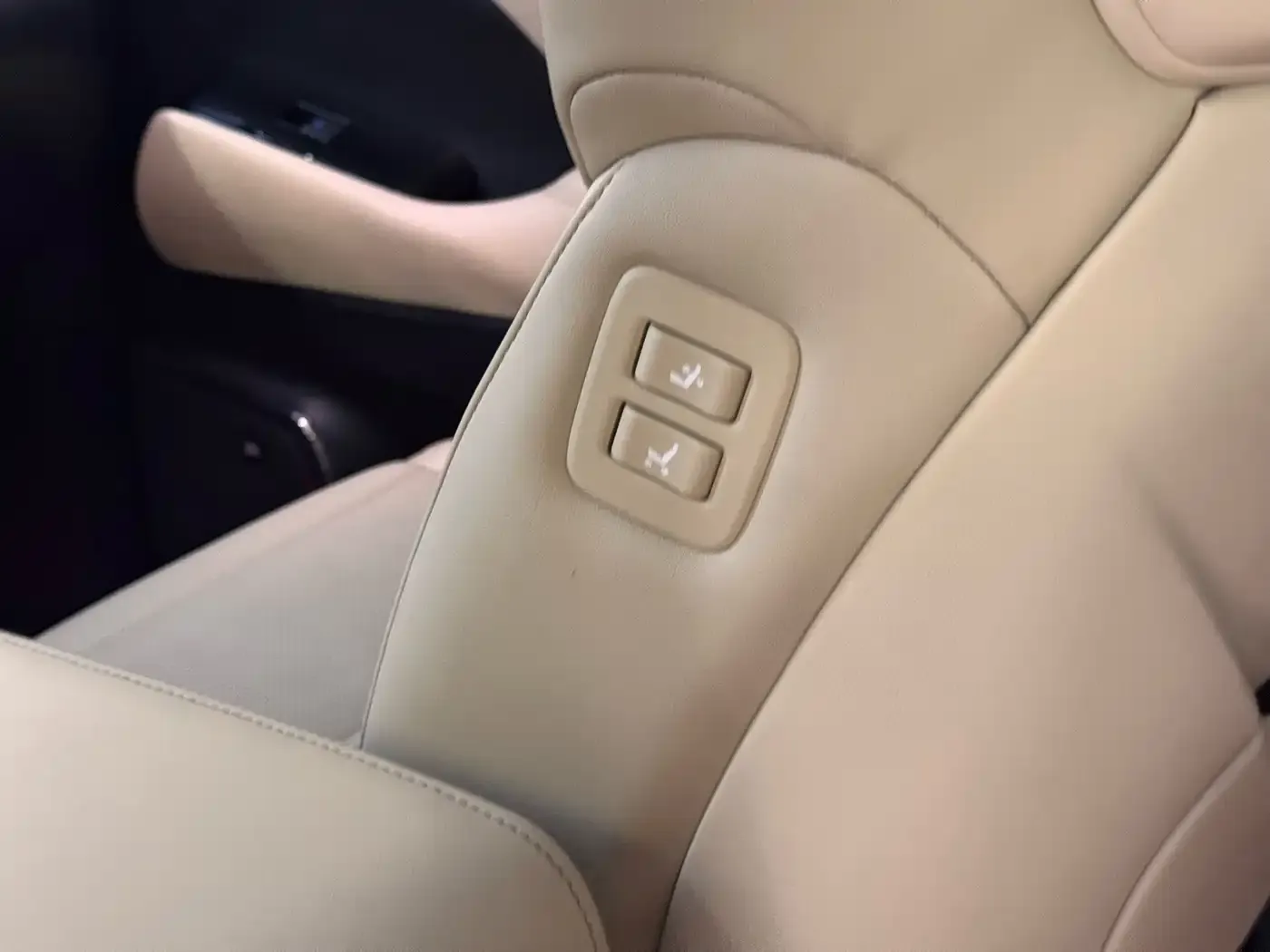 Toyota Vellfire Crown Hybrid 2.5L HV Premium Edition 2022 — фото 20