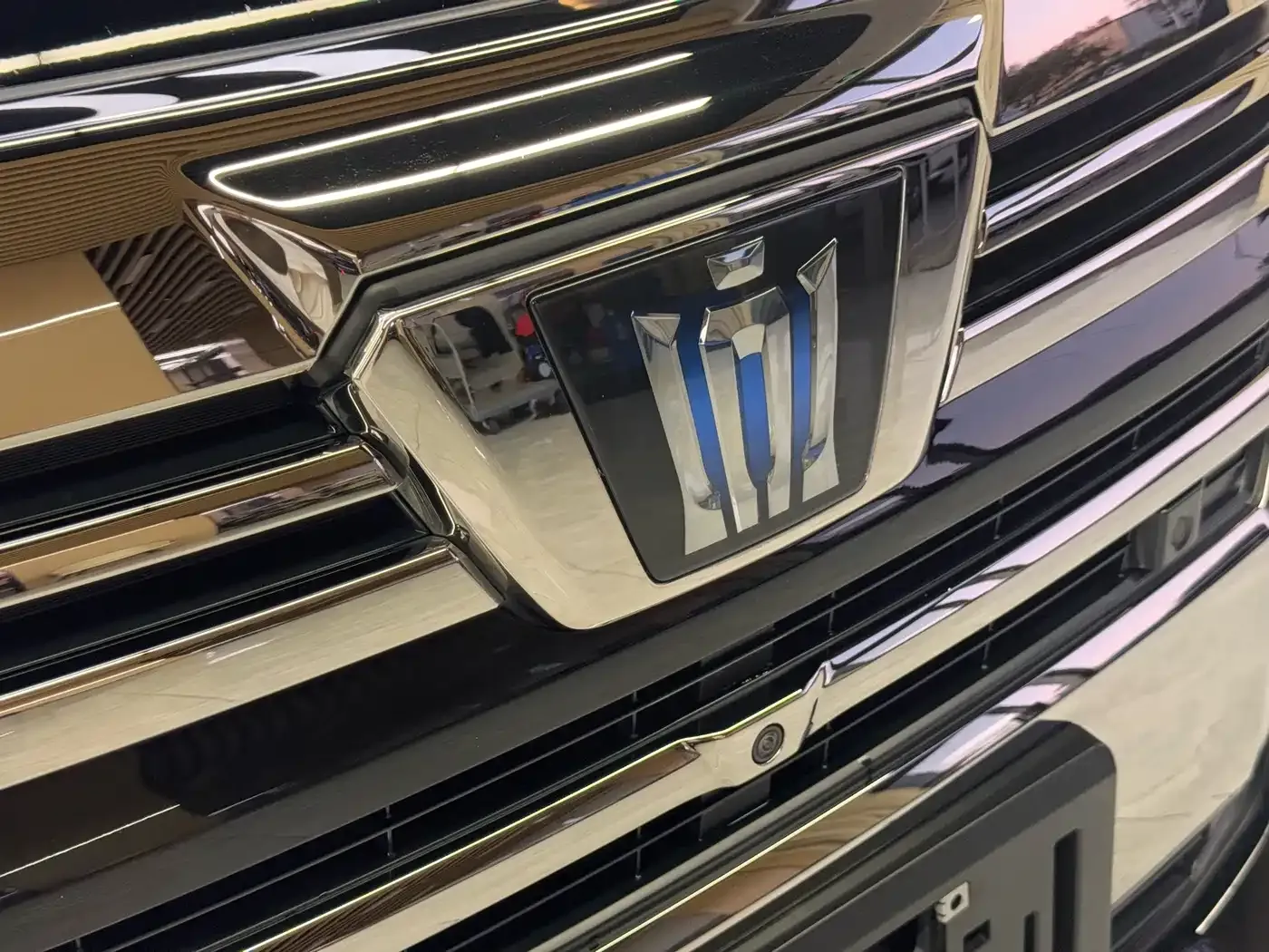 Toyota Vellfire Crown Hybrid 2.5L HV Premium Edition 2022 — фото 5