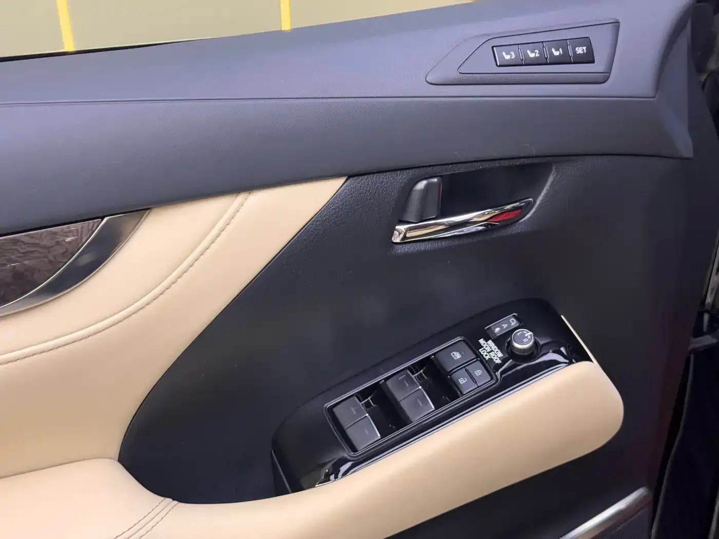 Toyota Vellfire Crown Hybrid 2.5L HV Premium Edition 2022 — фото 14