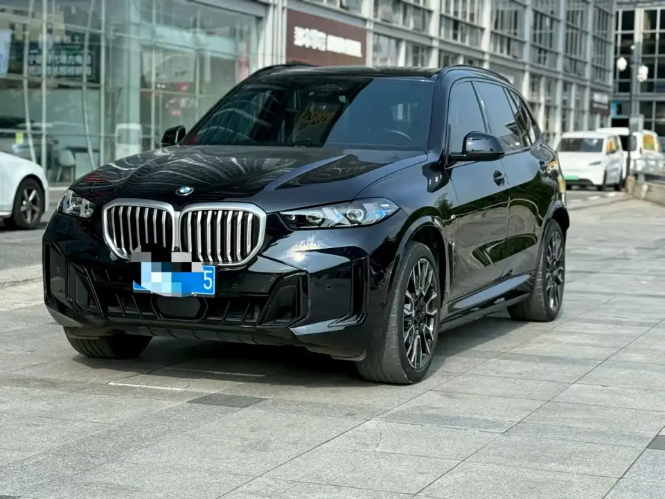 BMW X5 xDrive 40Li M Sport Black Night Package 2024