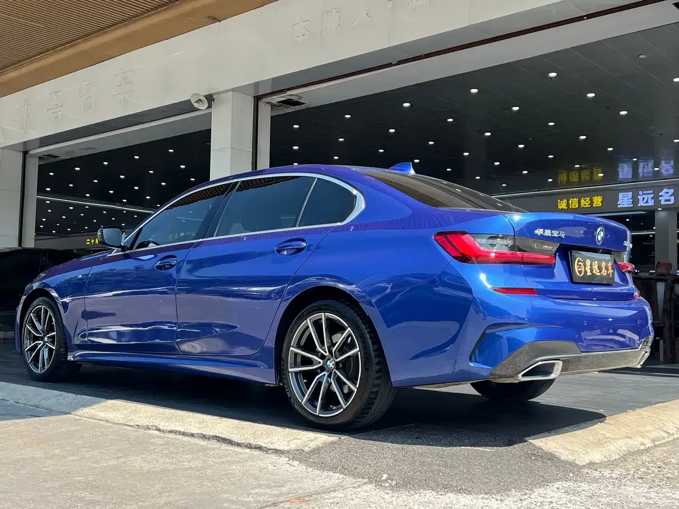 BMW 3 Series 325Li M Sport Package 2022 — фото 17