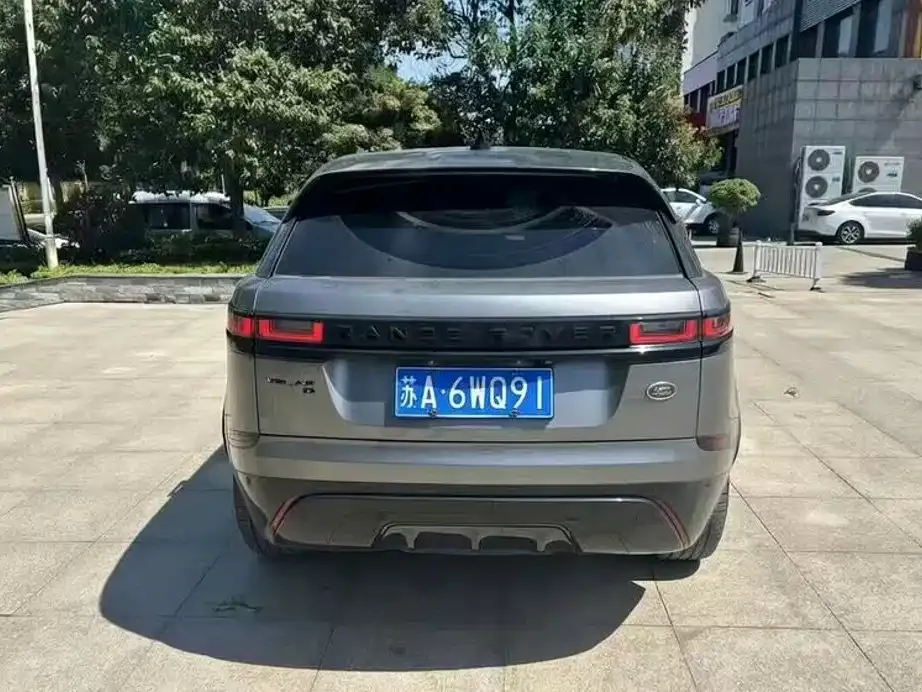 Land Rover Range Rover Velar P250 Gloss Black Collector's Edition 2021 — фото 2
