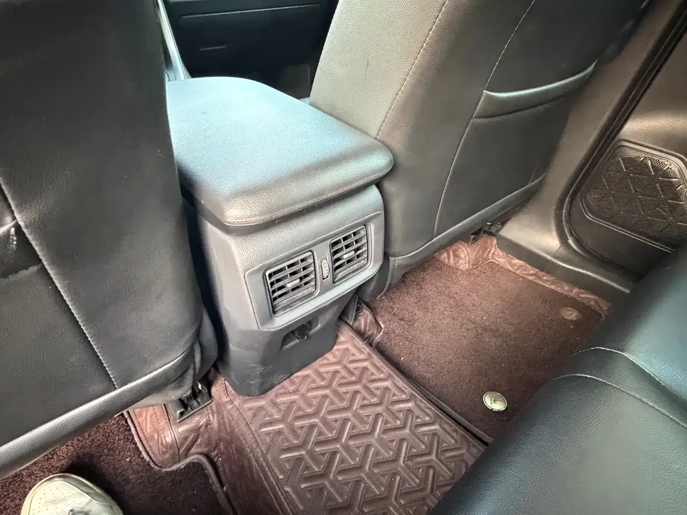 Toyota RAV4 Rongfang 2.0L CVT 2WD Urban Edition 2023 — фото 22