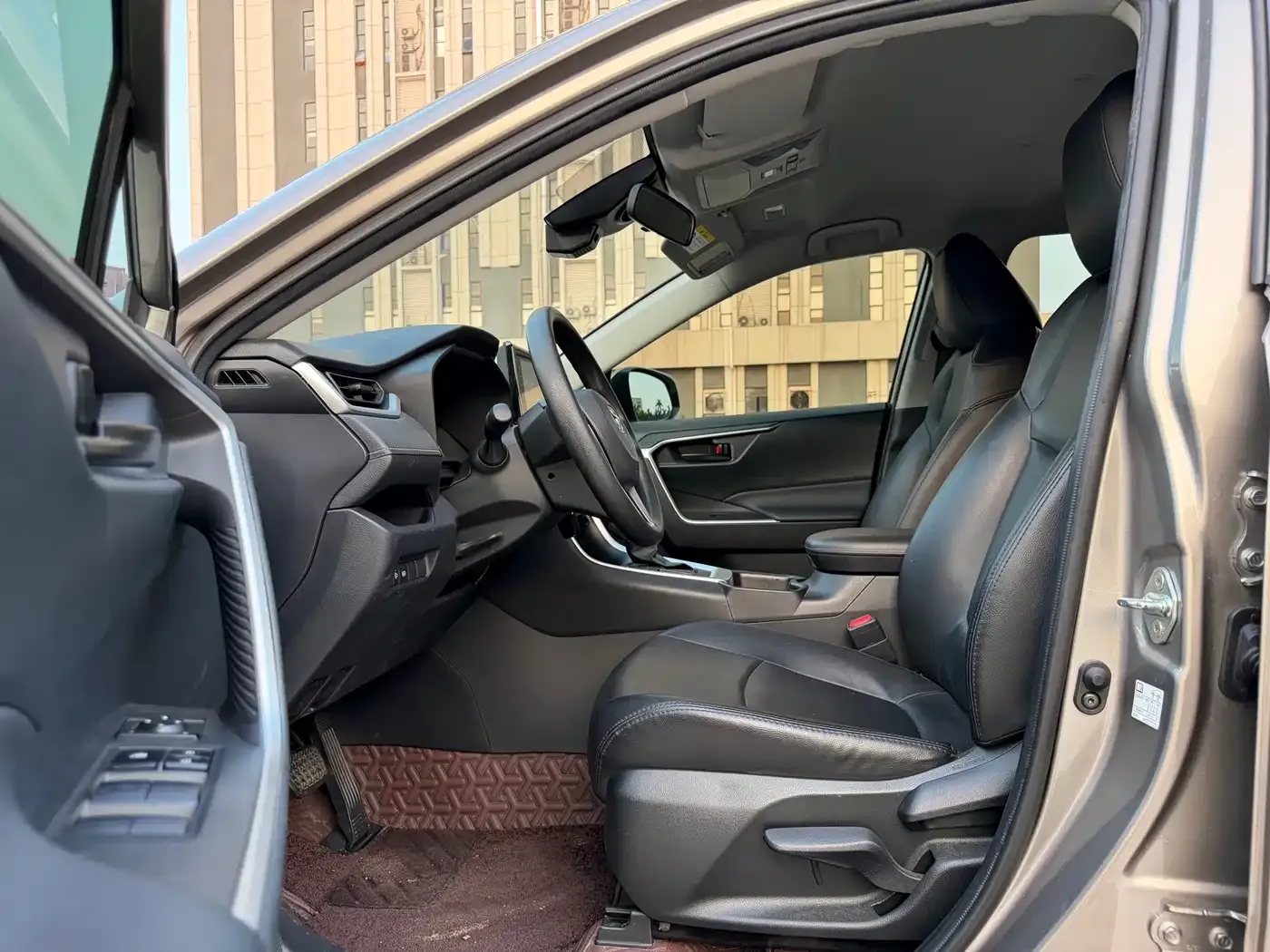 Toyota RAV4 Rongfang 2.0L CVT 2WD Urban Edition 2023 — фото 11