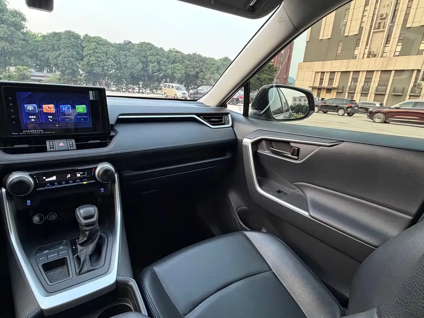 Toyota RAV4 Rongfang 2.0L CVT 2WD Urban Edition 2023 — фото 21