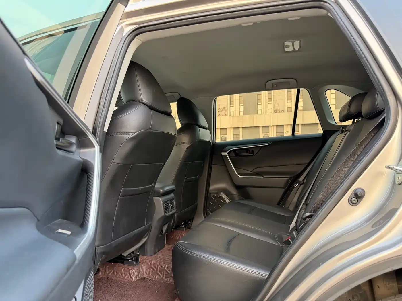 Toyota RAV4 Rongfang 2.0L CVT 2WD Urban Edition 2023 — фото 12