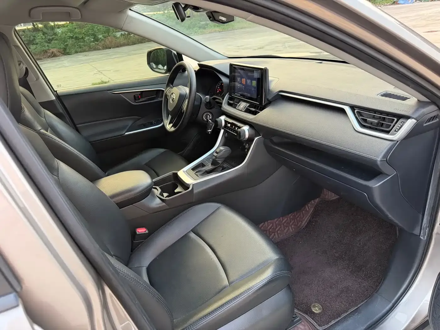 Toyota RAV4 Rongfang 2.0L CVT 2WD Urban Edition 2023 — фото 13