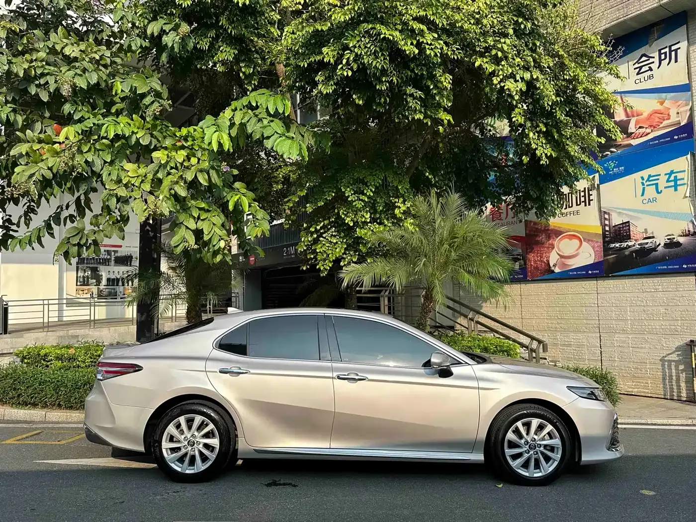 Toyota Camry 2.0G Luxury Edition 2023 — фото 26