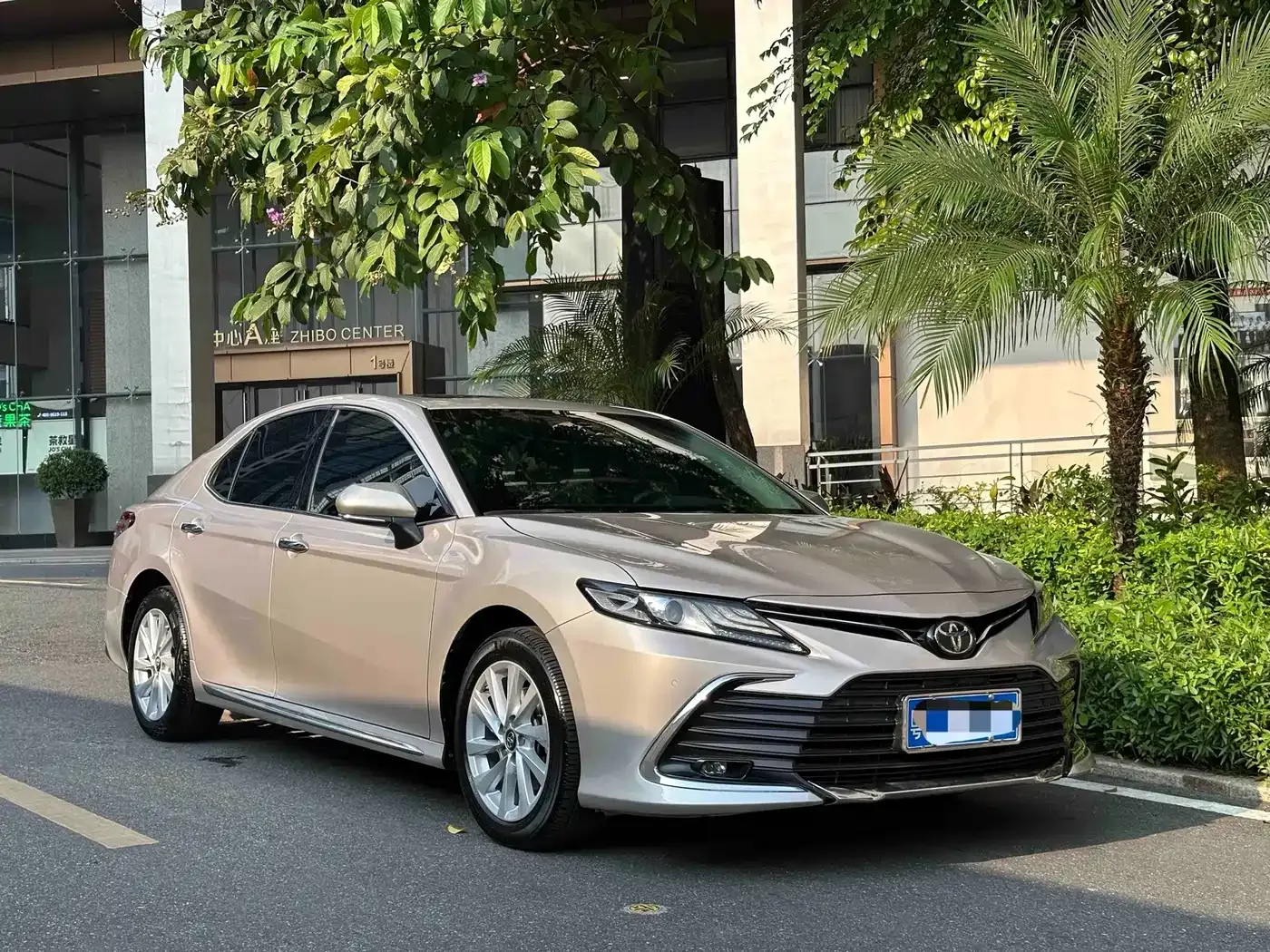 Toyota Camry 2.0G Luxury Edition 2023 — фото 6