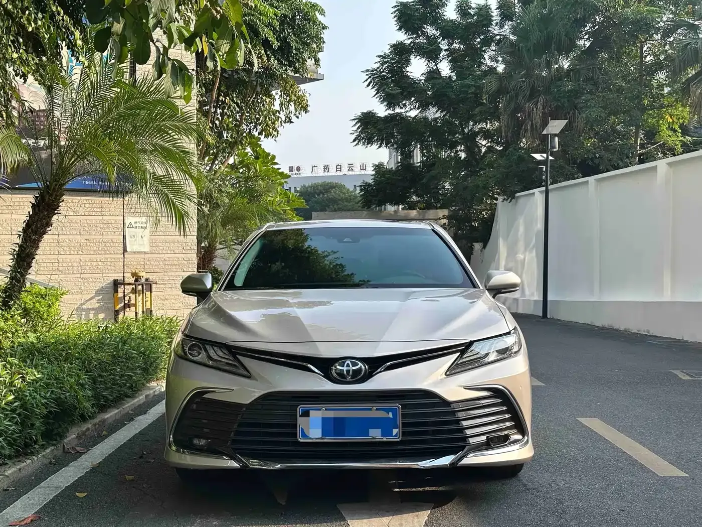 Toyota Camry 2.0G Luxury Edition 2023 — фото 2