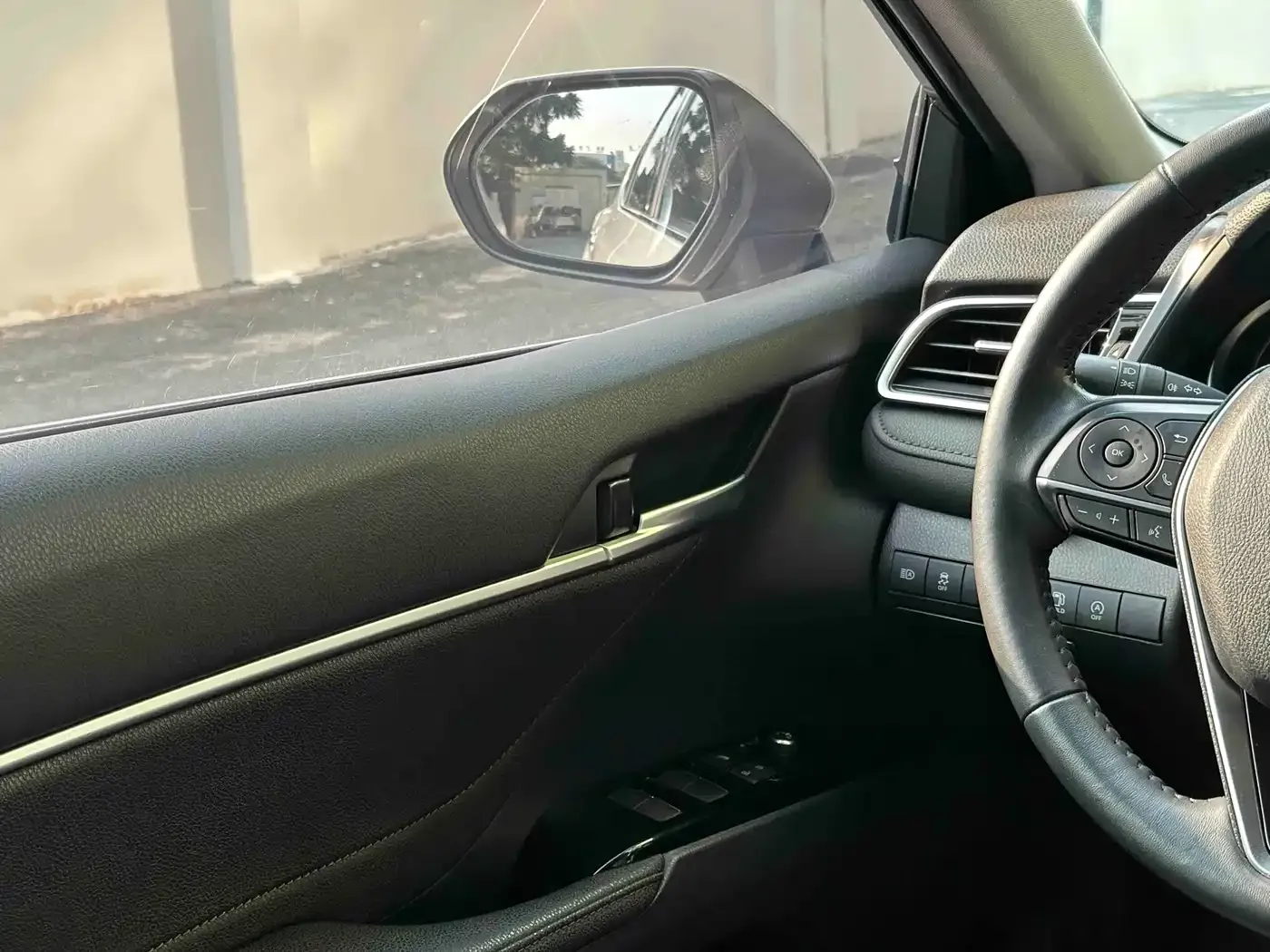 Toyota Camry 2.0G Luxury Edition 2023 — фото 15