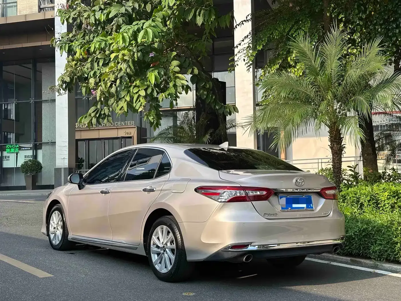 Toyota Camry 2.0G Luxury Edition 2023 — фото 3