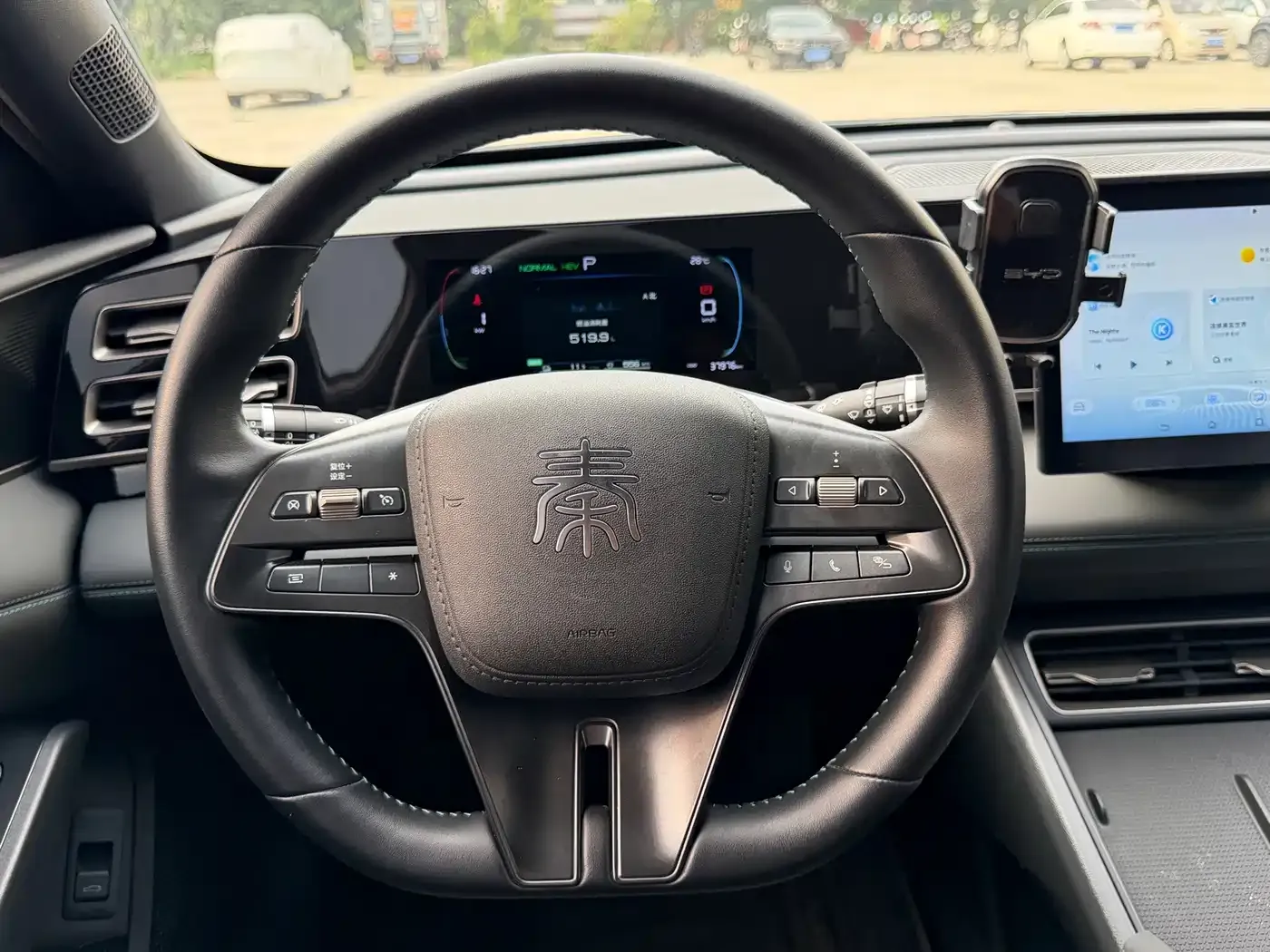 BYD Qin L DM-i 80KM Leading Edition 2024 — фото 15